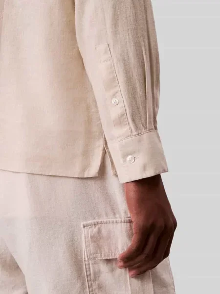 Koszula casualowa o kroju regular fit z mieszanki lnu Ck Calvin Klein beżowa