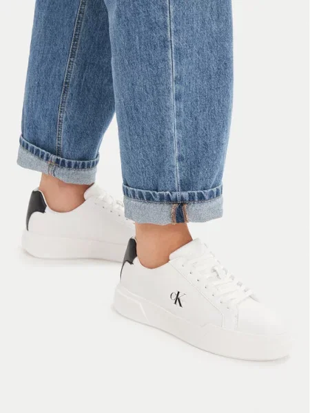 Sneakersy Calvin Klein bílé