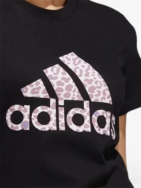 Tricou Adidas cu model floral roz