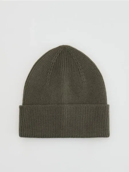 Шапка Reserved зеленая