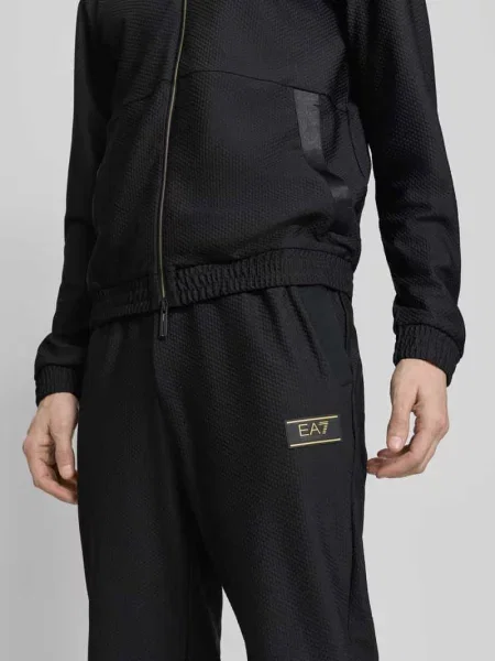 Spodnie dresowe o kroju regular fit z fakturowanym wzorem Ea7 Emporio Armani czarne