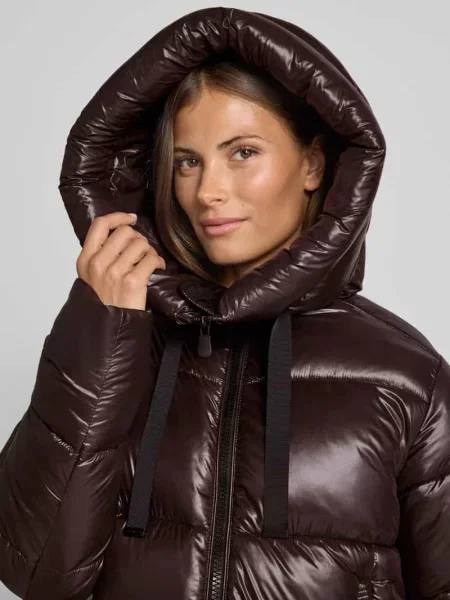 Płaszcz pikowany z kapturem i naszywką z logo model ISABEL' Save The Duck