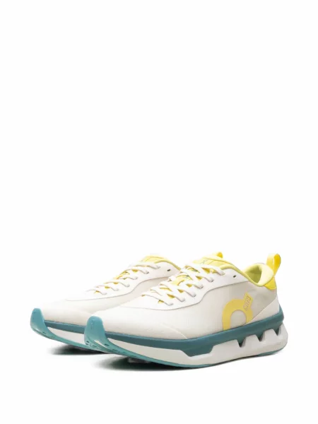 Sneakerși On