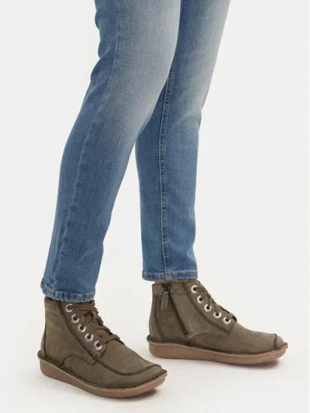 Trzewiki Clarks