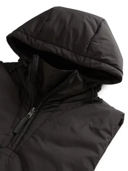 Căciulă Woolrich cu glugă negru