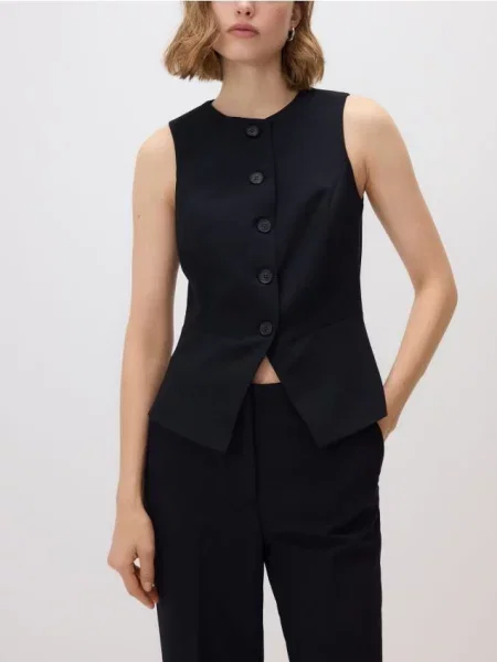 Reserved Жилет з додаванням чорний