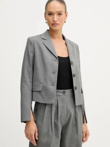 Sisley sacou un singur rând de uni gri