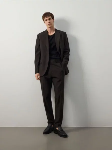 Reserved Pantaloni de costum la dungă maro-închis maro