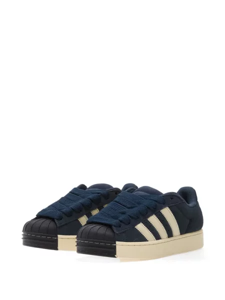 Pălărie Adidas cu dungi cu platformă din jerseu alb