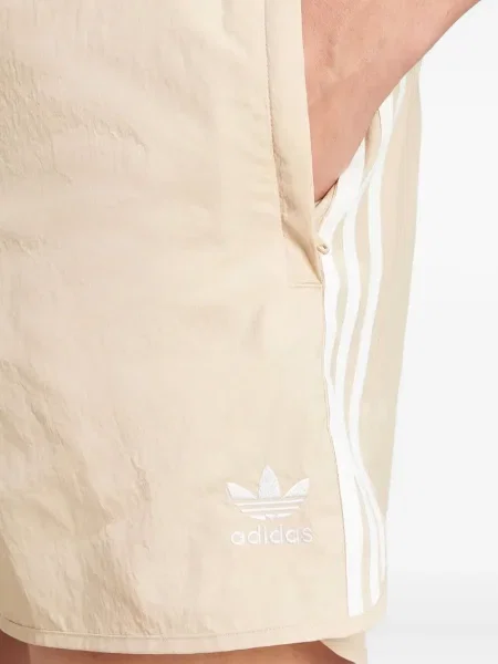 Pantaloni scurți Adidas tricotate cu dungi de costum negru