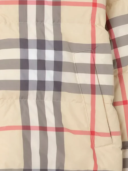 Geacă cu puf Burberry în carouri