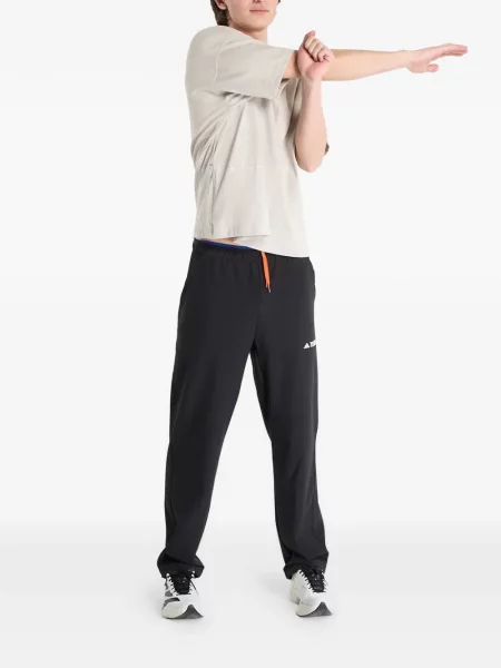 Fustă Adidas cu dungi cu imagine alergare roz