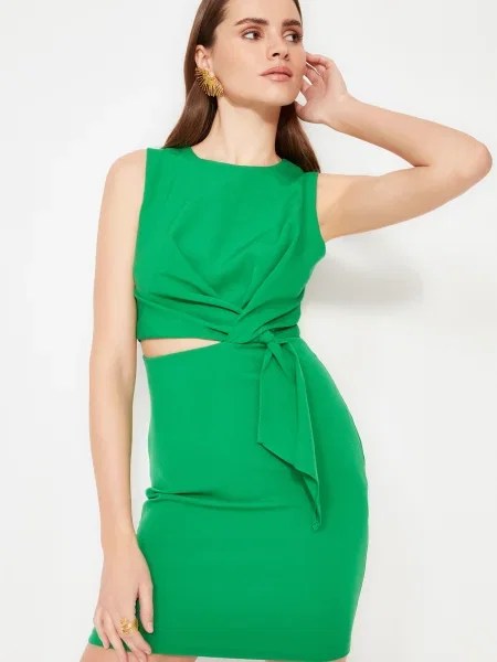 Мини рокля Trendyol без ръкави зелено