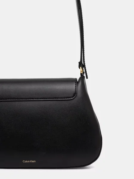 Calvin Klein Táska Hardware Flap Medium Crossbody fekete