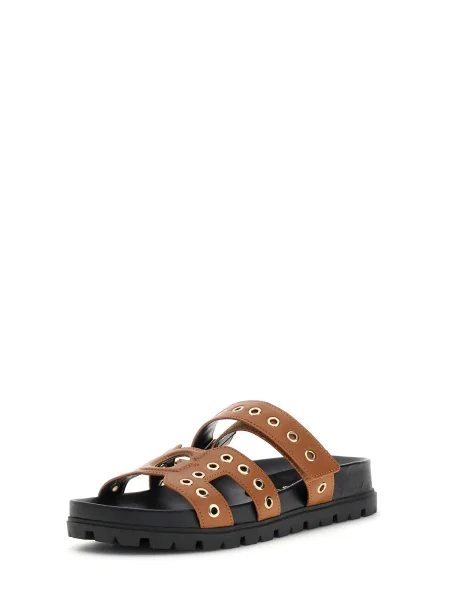 GUESS Nizki natikači FASHIE konjak rjava