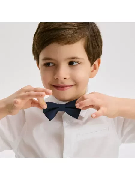 Reserved Elegantní košile s motýlkem bílá