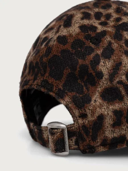 Šiltovka New Era s leopardím vzorom hnedá