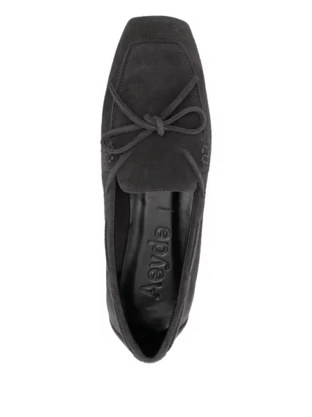 Pantofi loafer Aeyde din piele de căprioară gri