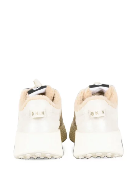 Szőrös sneaker No Name autogrammal fehér