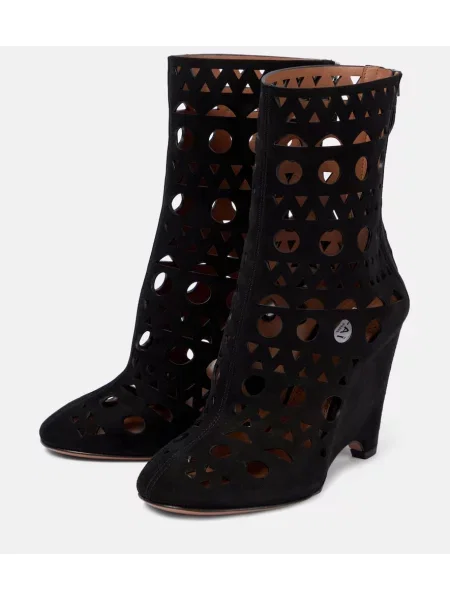 Cizme scurte Alaïa din piele de căprioară cu pană negru