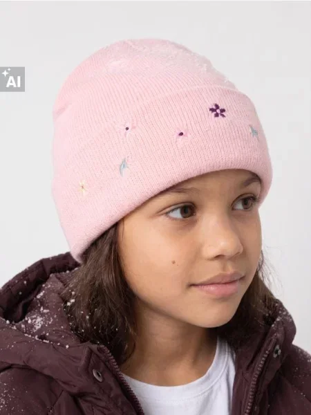 Sinsay Beanie čepice s vyšívanými květinami pastelová růžová