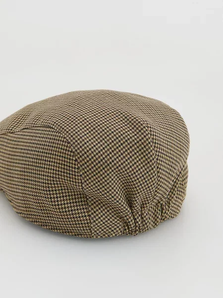 Кепка Reserved с принтом в елочку