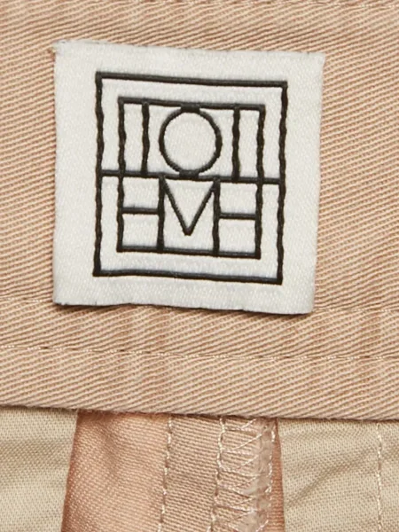 Pantaloni scurți Toteme plisate