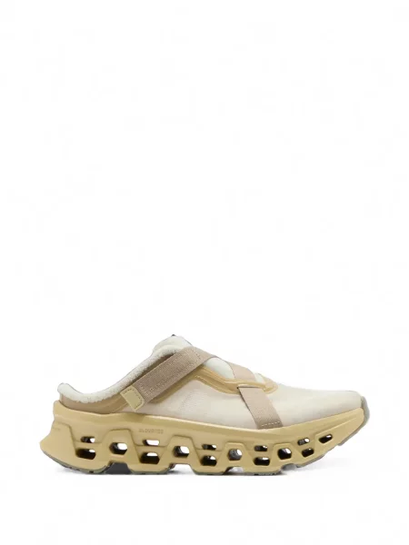 Sneakerși On