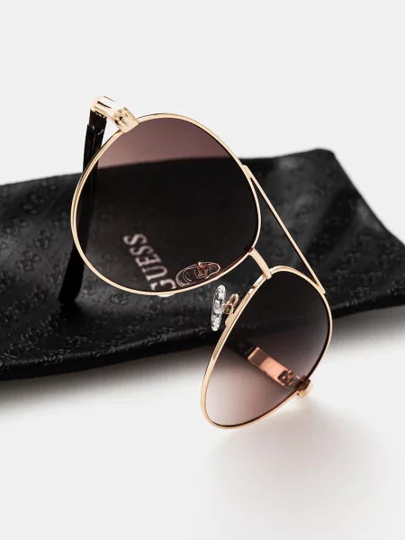 Солнцезащитные очки Guess