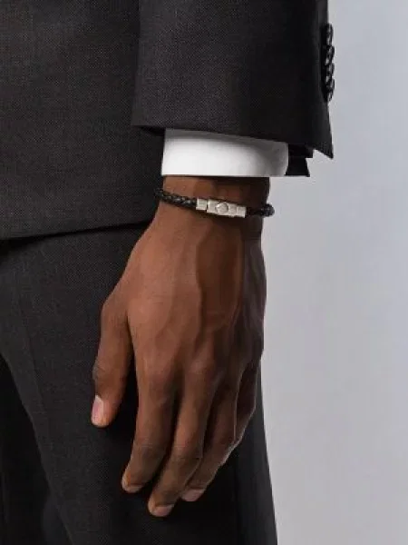 Apyranke Ferragamo juoda