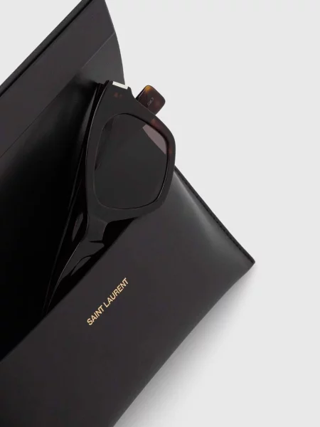Солнцезащитные очки Saint Laurent черные