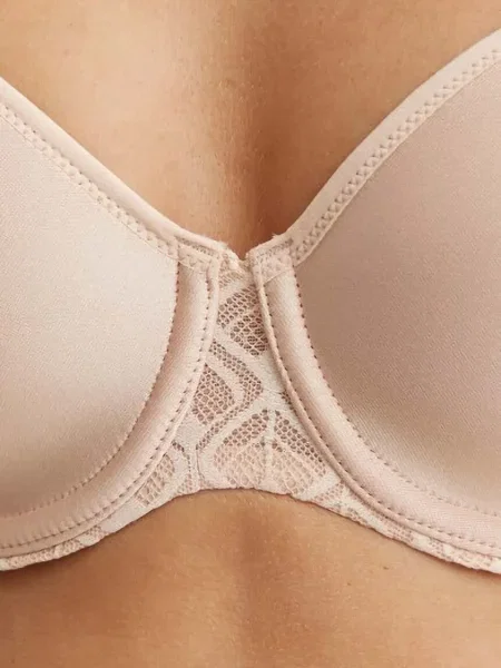 Sutien Chantelle din dantelă