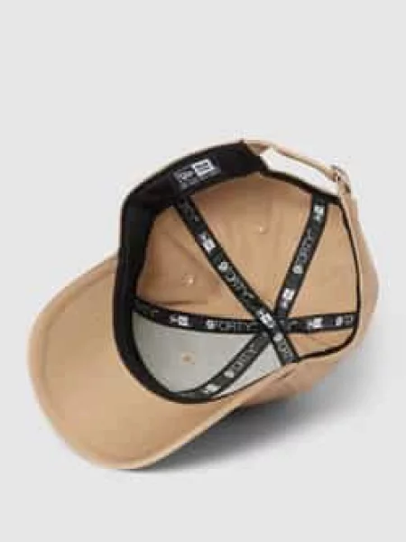 Czapka z daszkiem i wyhaftowanym logo model ‘LEAGUE ESSENTIAL New Era