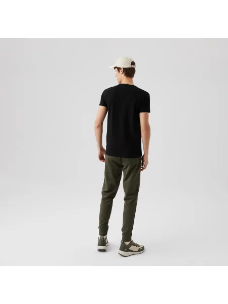 Lacoste футболка з V-вирізом чорна