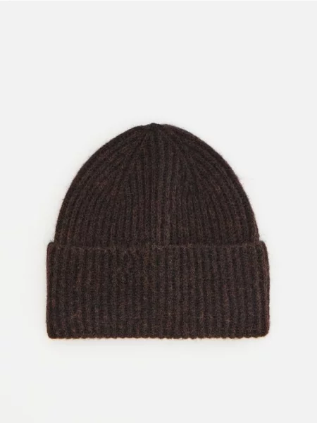 Reserved Căciulă Beanie maro-închis maro