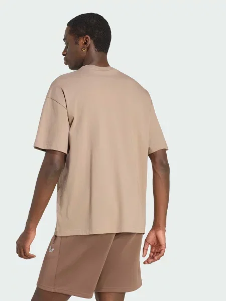 Футболка adidas коричневий
