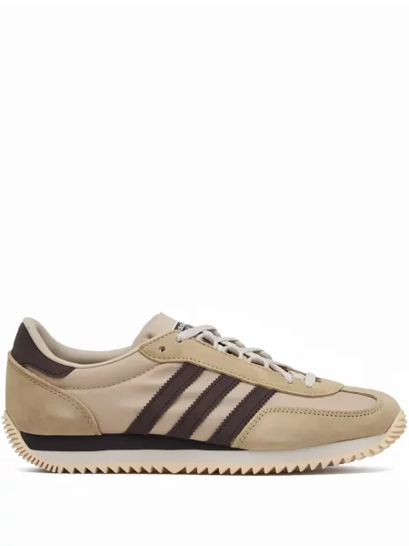Sneaker Adidas strasszokkal