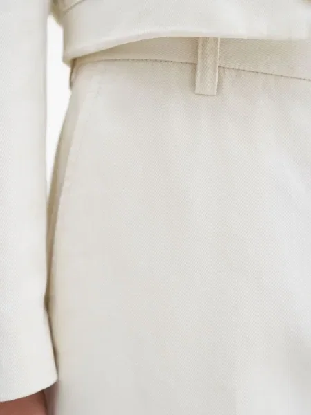 Pantaloni scurți Filippa K de in alb