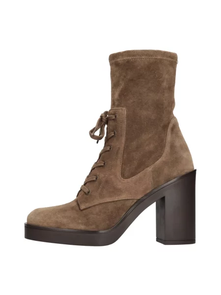 Botki Stuart Weitzman skórzane brązowe
