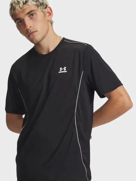 Коротка спортивна футболка Under Armour з коротким рукавом чорна