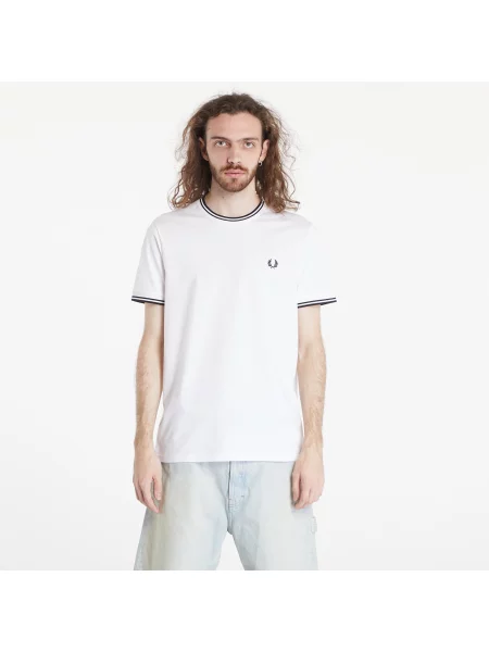 Футболка Fred Perry с аппликацией белая