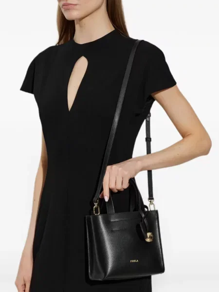 Кожена шопинг чанта Furla с автограф черно