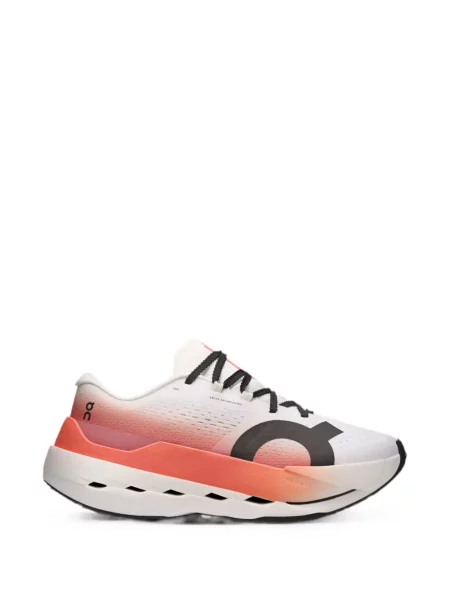 Sneakerși On alb