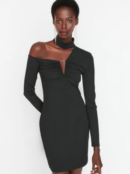 Gulerat rochie de seară Trendyol asimetrică negru