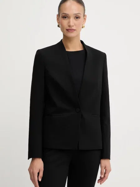 BOSS sacou un singur rând de uni negru