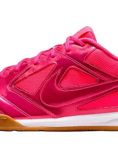 Футбол маратонки Nike LeBron с връзки с дантела черно