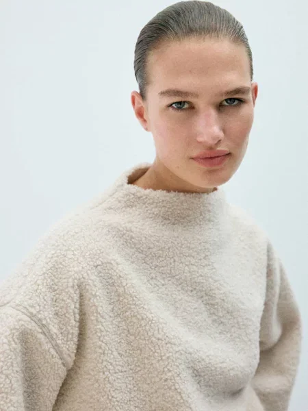 Sweter z baranka z regulowanym dołem Kobieta XS MANGO beżowy