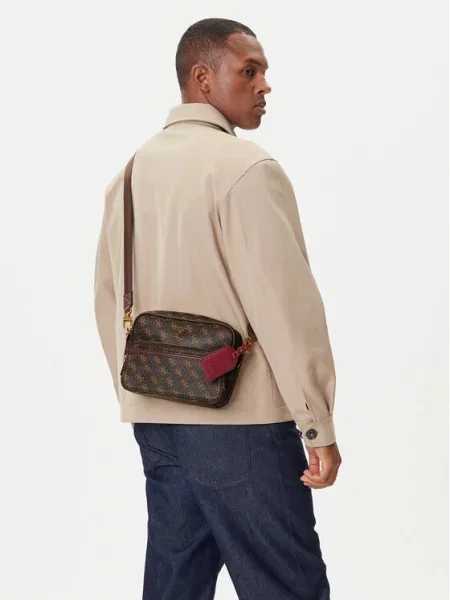 Guess Torbica za okrog pasu HMMILO rjava