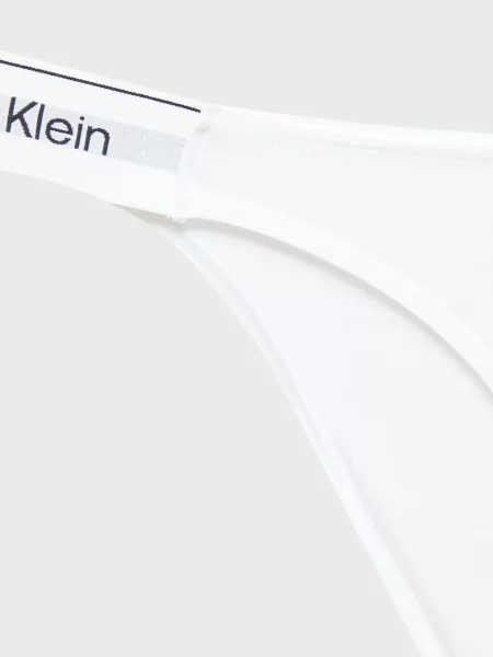 Стринги Calvin Klein белые