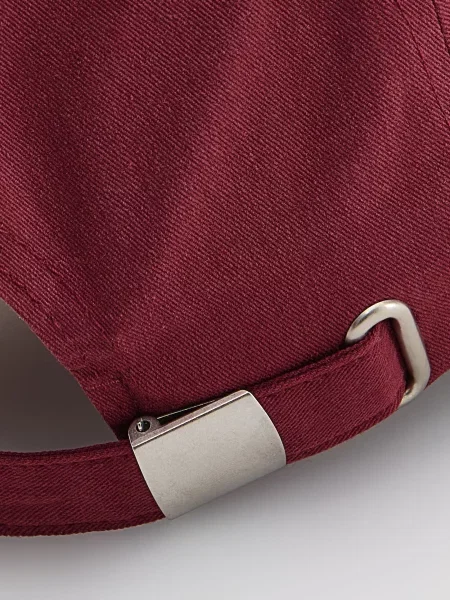 Кепка Reserved с вышивкой